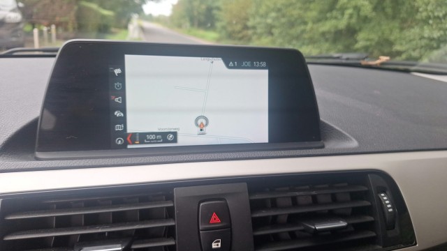 BMW 1-SERIE 116D 115pk ECC/cruise/navi/PDC/USB 5-deurs, Autobedrijf Roetert, Loenen