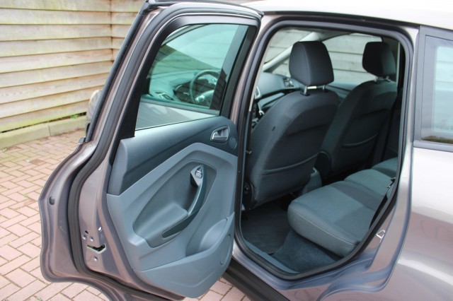 FORD C-MAX 1.6 125pk Trend Airco/Cruise/PDC, Autobedrijf Roetert, Loenen
