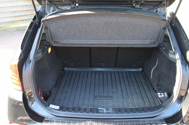 BMW X1 xDrive28i 258pk Automaat Executive ECC/Leer/Navi/Panodak/Stoelverw/Trekhaak, Autobedrijf Roetert, Loenen