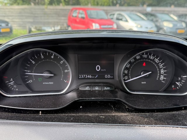 PEUGEOT 208 1.4 VTi 95pk Griffe 5-drs ECC/Cruise/Navi/Leer/PDC/Trekhaak, Autobedrijf Roetert, Loenen
