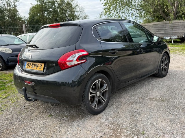 PEUGEOT 208 1.4 VTi 95pk Griffe 5-drs ECC/Cruise/Navi/Leer/PDC/Trekhaak, Autobedrijf Roetert, Loenen