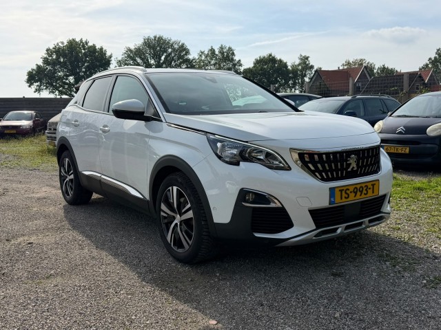 PEUGEOT 3008 1.2 PureTech 131pk Automaat Allure ECC/Cruise/Camera/CarPlay/Android, Autobedrijf Roetert, Loenen