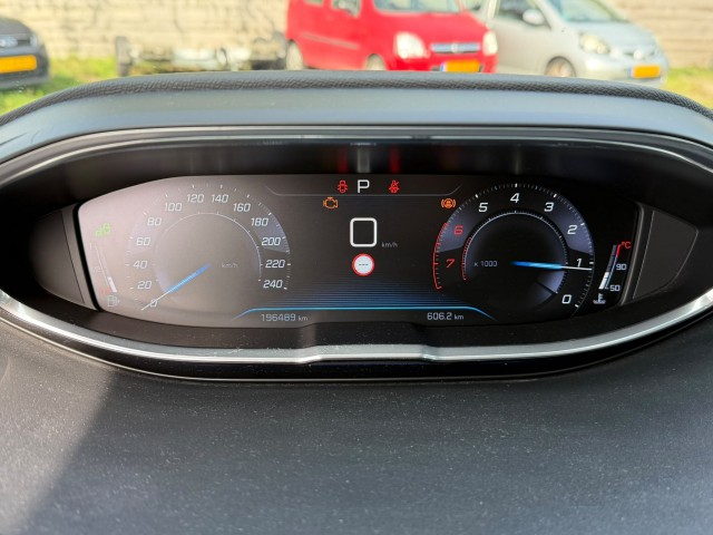 PEUGEOT 3008 1.2 PureTech 131pk Automaat Allure ECC/Cruise/Camera/CarPlay/Android, Autobedrijf Roetert, Loenen