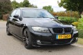 BMW 3-SERIE 325I 218pk High Executive automaat leer/ECC/navi/schuifdak handelsprijs, Autobedrijf Roetert, Loenen