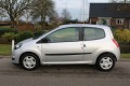 RENAULT TWINGO 1.2 16V 75pk Parisienne airco/Bluetooth/el.pakket 3-deurs, Autobedrijf Roetert, Loenen
