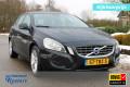 VOLVO V60 1.6 T3 150pk Kinetic ECC/cruise/navi/PDC/trekhaak, Autobedrijf Roetert, Loenen