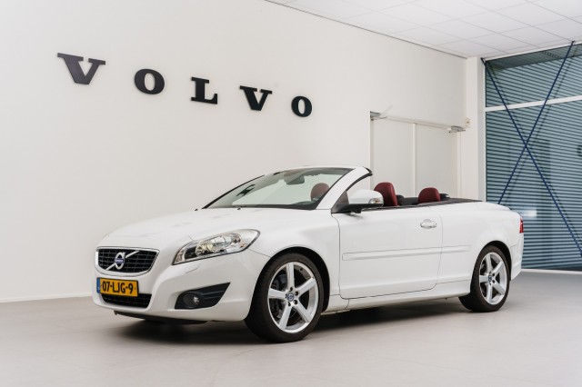 VOLVO C70 2.4i Momentum, Professional & Winter Line, Automobielbedrijf S. van der Veen, Nijverdal