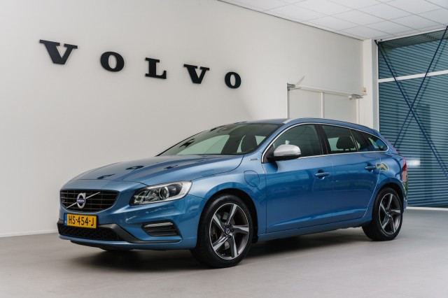 VOLVO V60 D6 Twin Engine R-Design, Automobielbedrijf S. van der Veen, Nijverdal