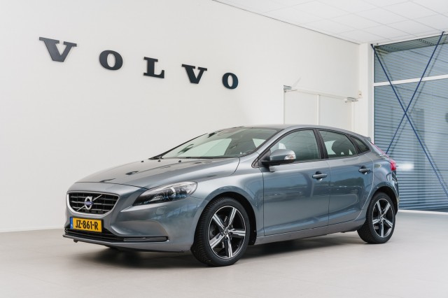 VOLVO V40 T4 Kinetic Powershift, Automobielbedrijf S. van der Veen, Nijverdal