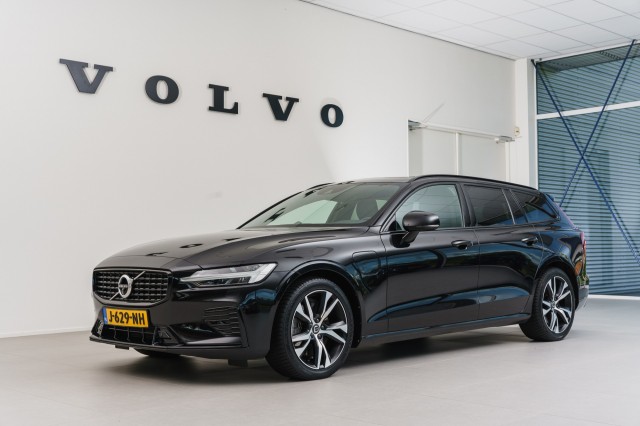 VOLVO V60 T6 AWD Plug-in Hybrid R-Design, Automobielbedrijf S. van der Veen, Nijverdal