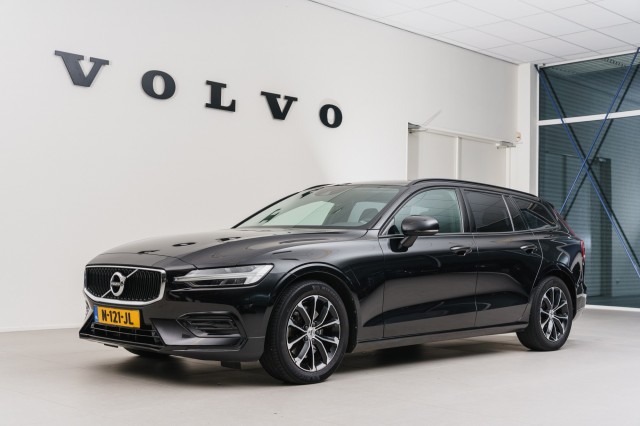 VOLVO V60 B3 Automaat Momentum, Automobielbedrijf S. van der Veen, Nijverdal