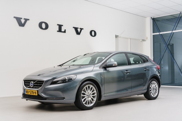 VOLVO V40 T2 Kinetic, Automobielbedrijf S. van der Veen, Nijverdal