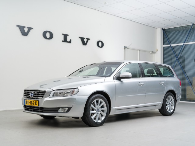 VOLVO V70 2.0 T5 DYNAMIC ED., Automobielbedrijf S. van der Veen, Nijverdal
