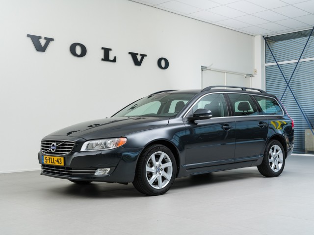 VOLVO V70 T4 Momentum, Automobielbedrijf S. van der Veen, Nijverdal