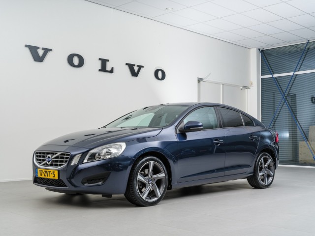 VOLVO S60 T3 Kinetic, Automobielbedrijf S. van der Veen, Nijverdal