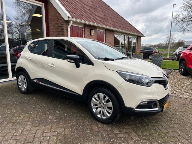 RENAULT CAPTUR 1.2 TCE EXPRESSION 120 PK AUTOMAAT! AIRCO/CRUISE/NAVIGATIE/TREKH, Autobedrijf Boersma, Walterswald