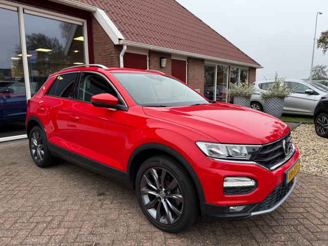 VOLKSWAGEN T-ROC 1.0 TSI STYLE AIRCO/ECC/NAVIGATIE/VELGEN/ACC/ENZ. , Autobedrijf Boersma, Walterswald