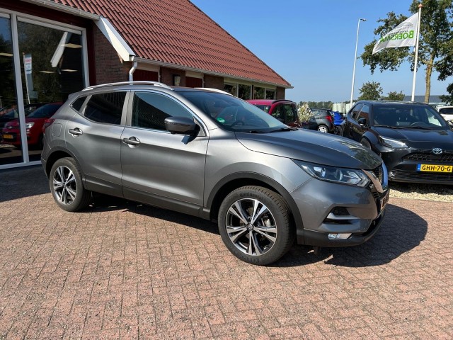 NISSAN QASHQAI 1.2 N-CONNECTA SLECHTS 45.161 KM! /VELGEN/NAVI/PANO DAK/ENZ., Autobedrijf Boersma, Walterswald