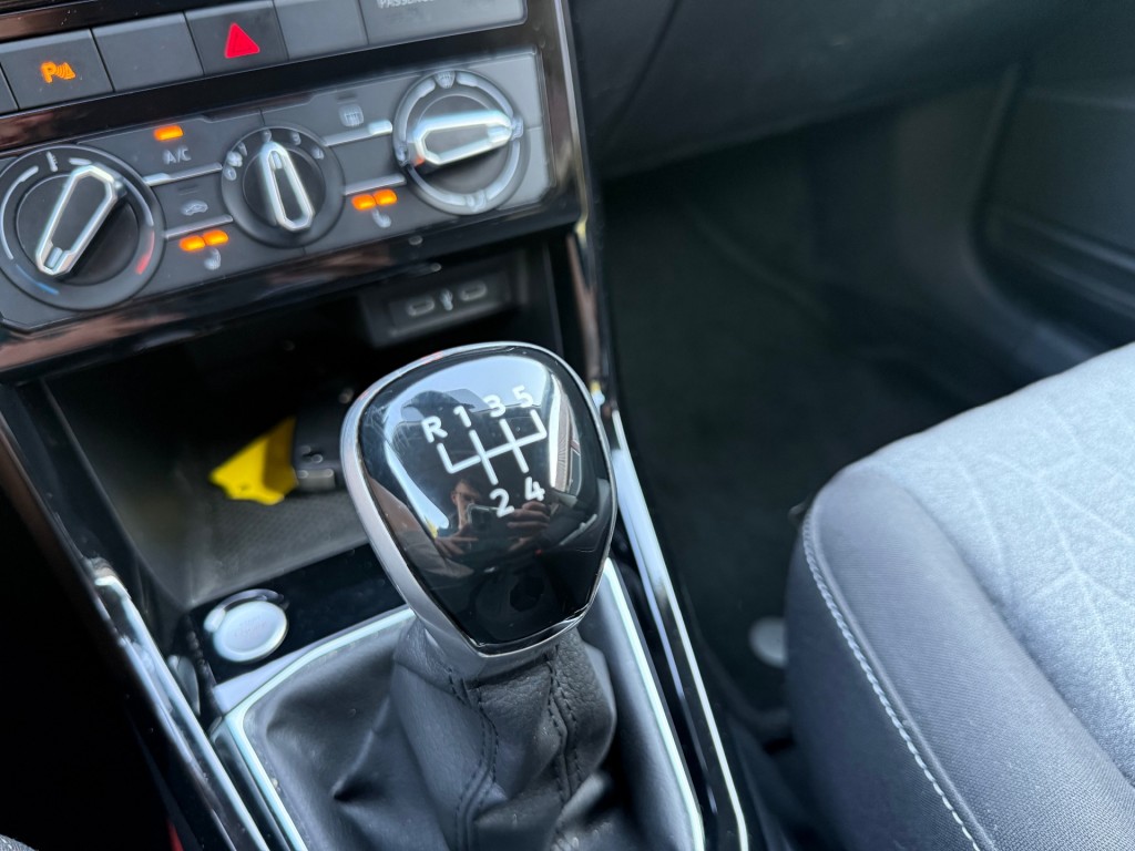 VOLKSWAGEN, T-CROSS