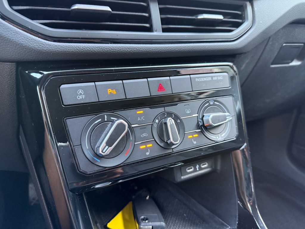VOLKSWAGEN, T-CROSS