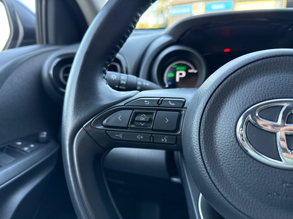 TOYOTA, YARIS