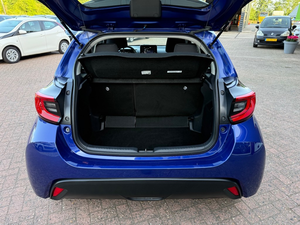 TOYOTA, YARIS