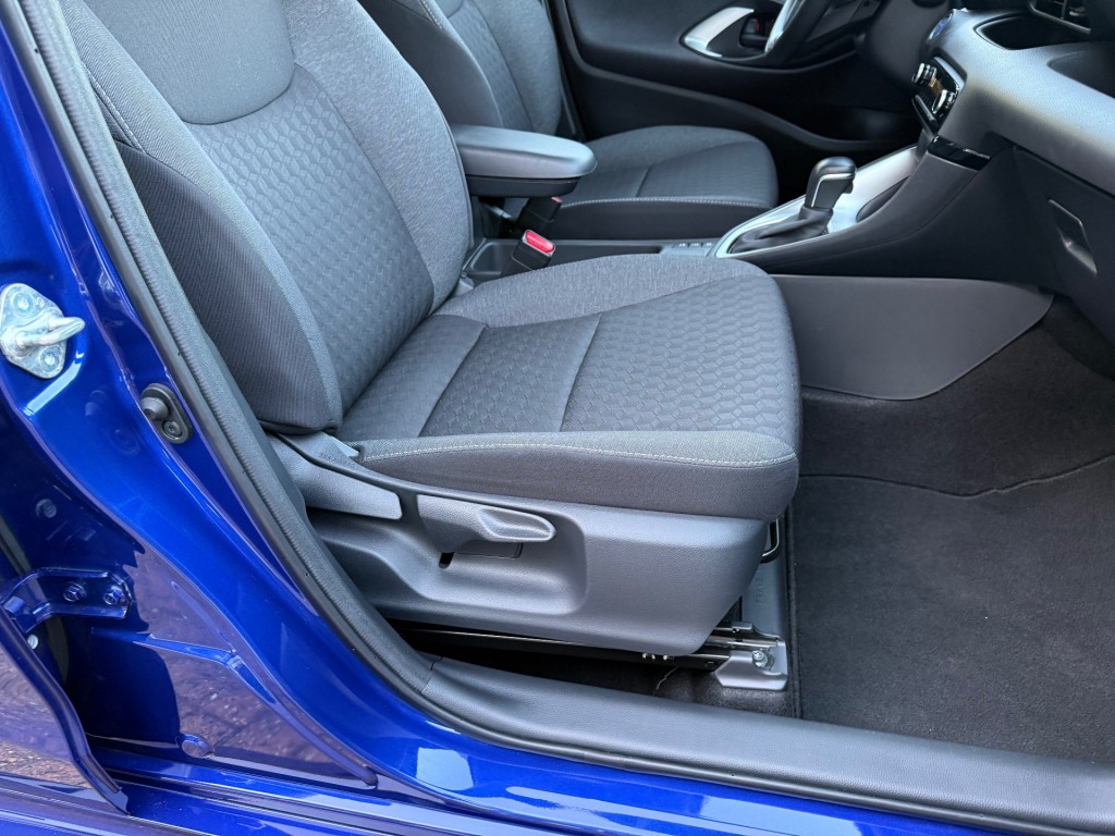 TOYOTA, YARIS