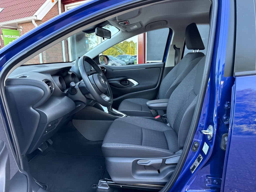 TOYOTA, YARIS