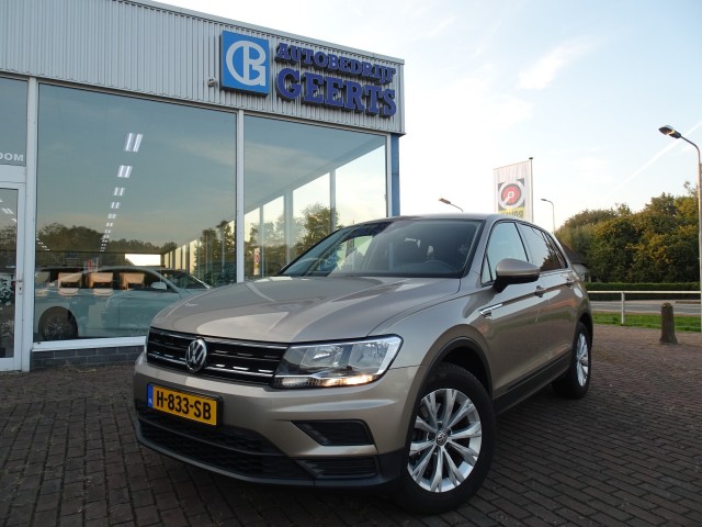 VOLKSWAGEN TIGUAN 1.4 TSI Trendline Airco/Cruise/Trekhaak/Apple carplay, Autobedrijf Geerts, Nederasselt