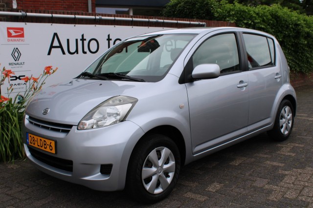 DAIHATSU SIRION 1.3i 16V Sense Automaat slechts 54.059 km !, Auto ter Riet BV, Enschede