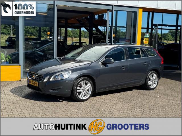 VOLVO V60 1.6 T3 Momentum - Navi - Schuifdak - trekhaak, Auto Huitink, GROENLO