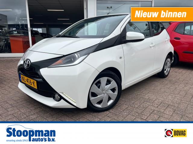 TOYOTA AYGO 1.0 VVT-i X-Play Airco Navigatie Bluet. CV, Stoopman Auto's & Campers B.V., Hellevoetsluis