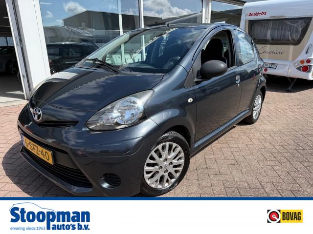 TOYOTA AYGO 1.0 VVT-I NOW Airco 5-drs Dealer ond. , Stoopman Auto's & Campers B.V., Hellevoetsluis