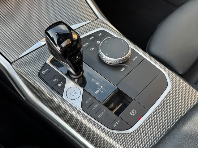 BMW 3-SERIE 320E BUSINESS EDITION PLUS 2022 FULL OPTIONS! , Autobedrijf Gert van Keulen, Bathmen