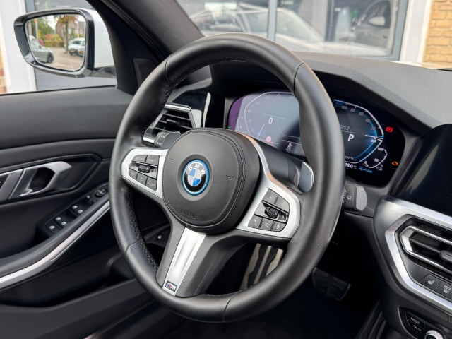 BMW 3-SERIE 320E BUSINESS EDITION PLUS 2022 FULL OPTIONS! , Autobedrijf Gert van Keulen, Bathmen