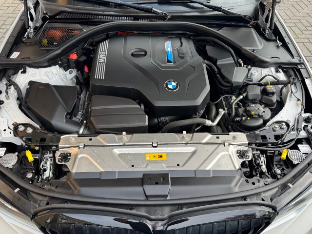 BMW 3-SERIE 320E BUSINESS EDITION PLUS 2022 FULL OPTIONS! , Autobedrijf Gert van Keulen, Bathmen