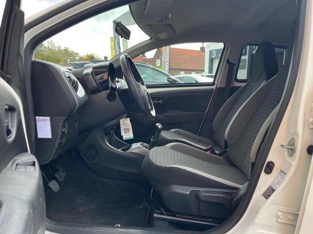 TOYOTA AYGO 1.0 VVT-I X-FIRST, Autobedrijf Gert van Keulen, Bathmen