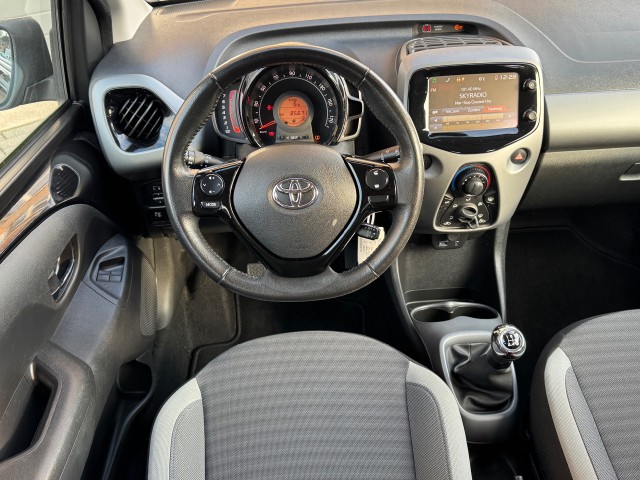 TOYOTA AYGO 1.0 VVT-I X-PLAY LIMITED 5-DEURS NL-AUTO/1E EIG. , Autobedrijf Gert van Keulen, Bathmen