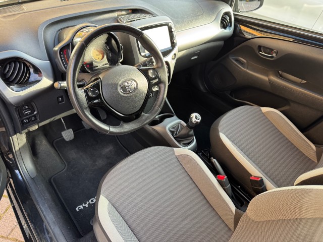 TOYOTA AYGO 1.0 VVT-I X-PLAY LIMITED 5-DEURS NL-AUTO/1E EIG. , Autobedrijf Gert van Keulen, Bathmen