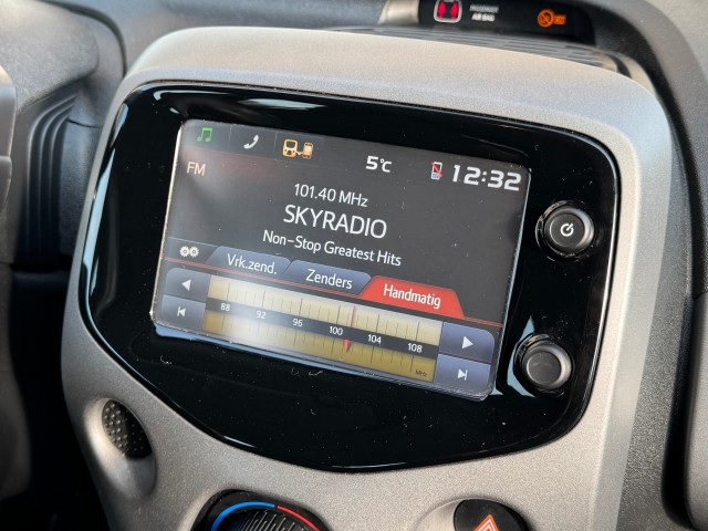 TOYOTA AYGO 1.0 VVT-I X-PLAY LIMITED 5-DEURS NL-AUTO/1E EIG. , Autobedrijf Gert van Keulen, Bathmen