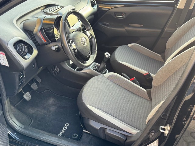 TOYOTA AYGO 1.0 VVT-I X-PLAY LIMITED 5-DEURS NL-AUTO/1E EIG. , Autobedrijf Gert van Keulen, Bathmen