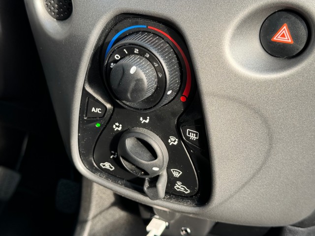 TOYOTA AYGO 1.0 VVT-I X-PLAY LIMITED 5-DEURS NL-AUTO/1E EIG. , Autobedrijf Gert van Keulen, Bathmen