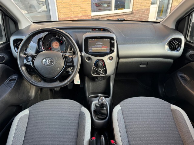 TOYOTA AYGO 1.0 VVT-I X-PLAY LIMITED 5-DEURS NL-AUTO/1E EIG. , Autobedrijf Gert van Keulen, Bathmen