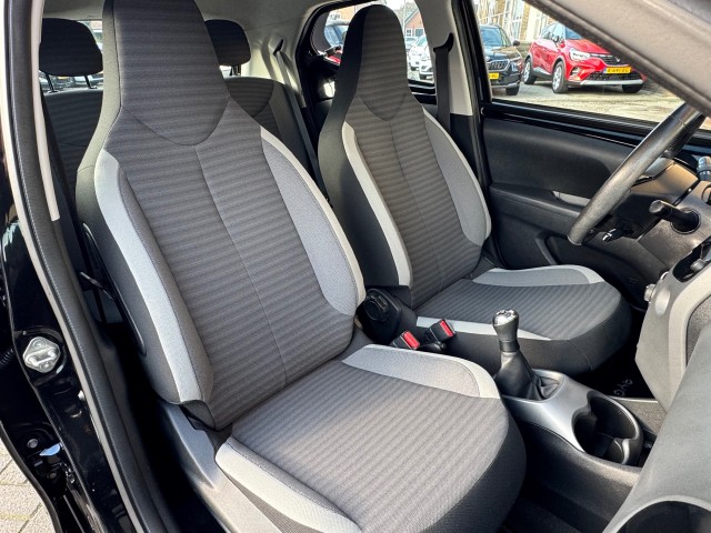 TOYOTA AYGO 1.0 VVT-I X-PLAY LIMITED 5-DEURS NL-AUTO/1E EIG. , Autobedrijf Gert van Keulen, Bathmen