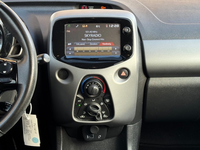 TOYOTA AYGO 1.0 VVT-I X-PLAY LIMITED 5-DEURS NL-AUTO/1E EIG. , Autobedrijf Gert van Keulen, Bathmen