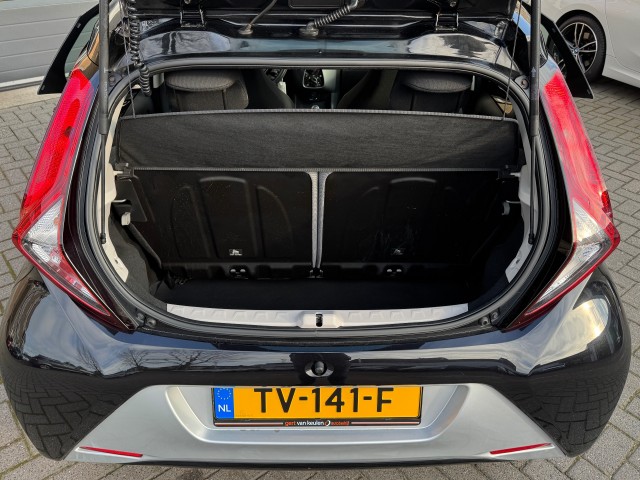 TOYOTA AYGO 1.0 VVT-I X-PLAY LIMITED 5-DEURS NL-AUTO/1E EIG. , Autobedrijf Gert van Keulen, Bathmen