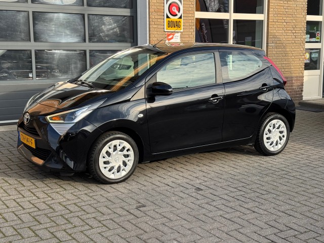 TOYOTA AYGO 1.0 VVT-I X-PLAY LIMITED 5-DEURS NL-AUTO/1E EIG. , Autobedrijf Gert van Keulen, Bathmen