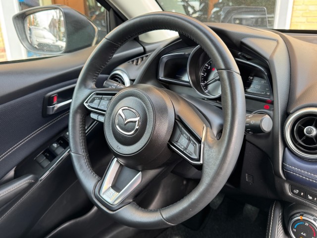 MAZDA 2 1.5 SKYACTIV-G LUXURY 5-DEURS NAVI/LED/CRUISE/CAMERA/NL-AUTO/1E EIG., Autobedrijf Gert van Keulen, Bathmen