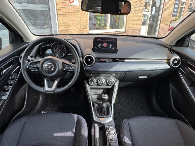 MAZDA 2 1.5 SKYACTIV-G LUXURY 5-DEURS NAVI/LED/CRUISE/CAMERA/NL-AUTO/1E EIG., Autobedrijf Gert van Keulen, Bathmen