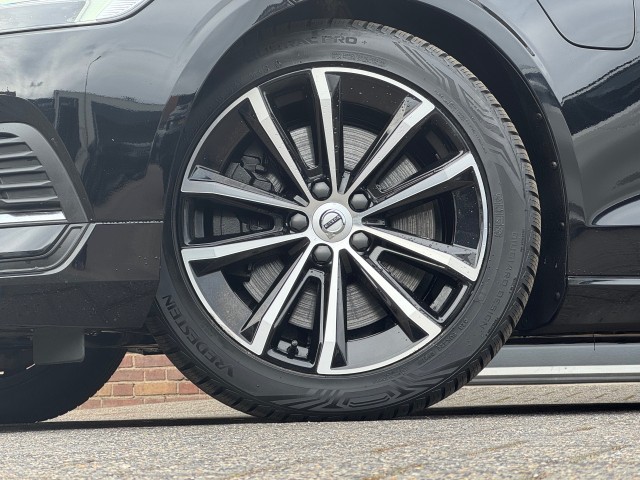 VOLVO V60 2.0 T6 PLUG-IN HYBRID AWD CORE BRIGHT NL-AUTO/1EIG./68.000KM! , Autobedrijf Gert van Keulen, Bathmen